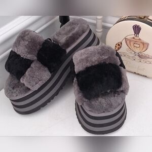 UGG Black & Grey Checkered Disco Platform Slides Sz 8M Pre-Owned